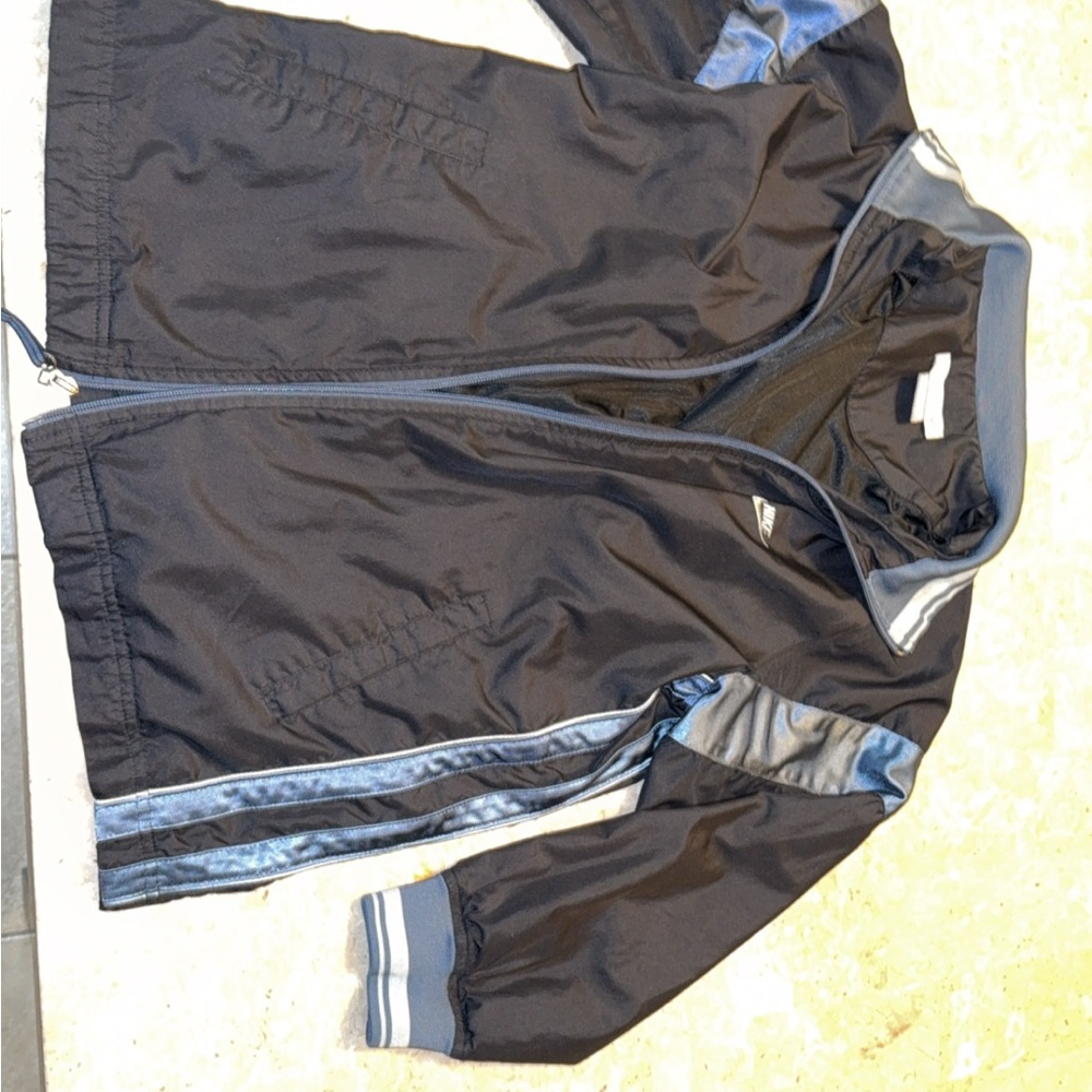Nike Men's Black and Silver Windbreaker